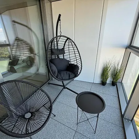 Eurovea Tower 22 - Danube & Castle View Apartment