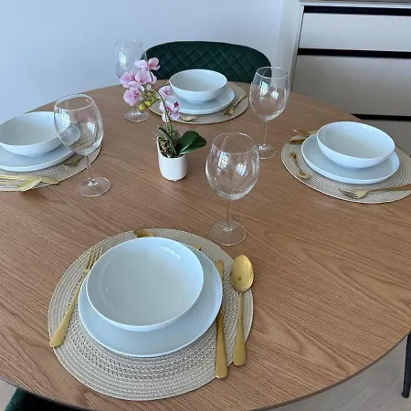 Eurovea Tower 22 - Danube & Castle View Apartment *