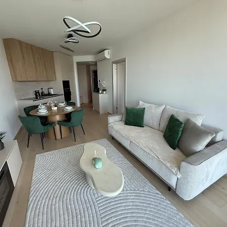 Apartment Eurovea Tower 22 - Danube & Castle View Pressburg